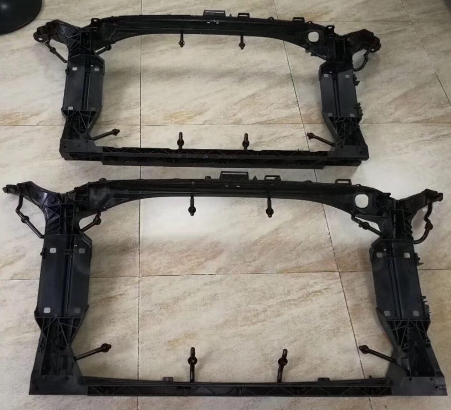 Rama detalu motoryzacyjnego z tworzywa